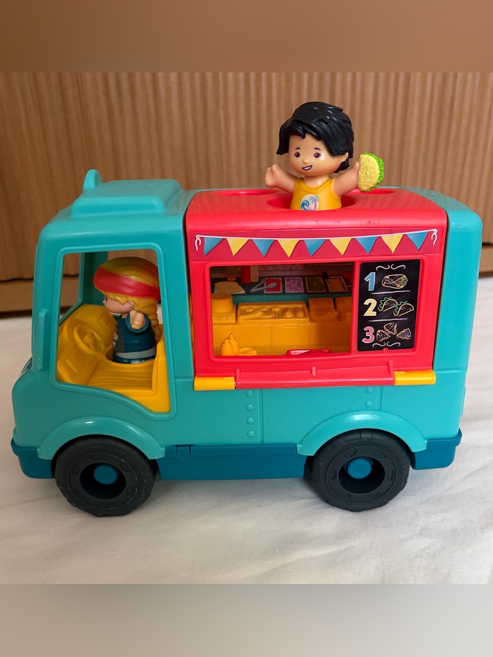 Fisher-Price Little People Serve it Up Food Taco Truck toddler toy playset - Picture 10 of 13